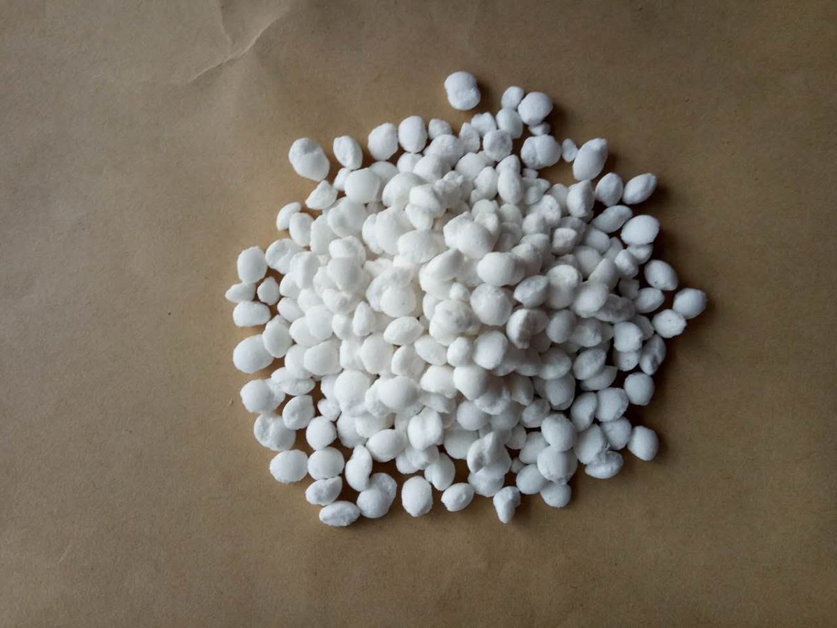 Ice melting agent packing photo